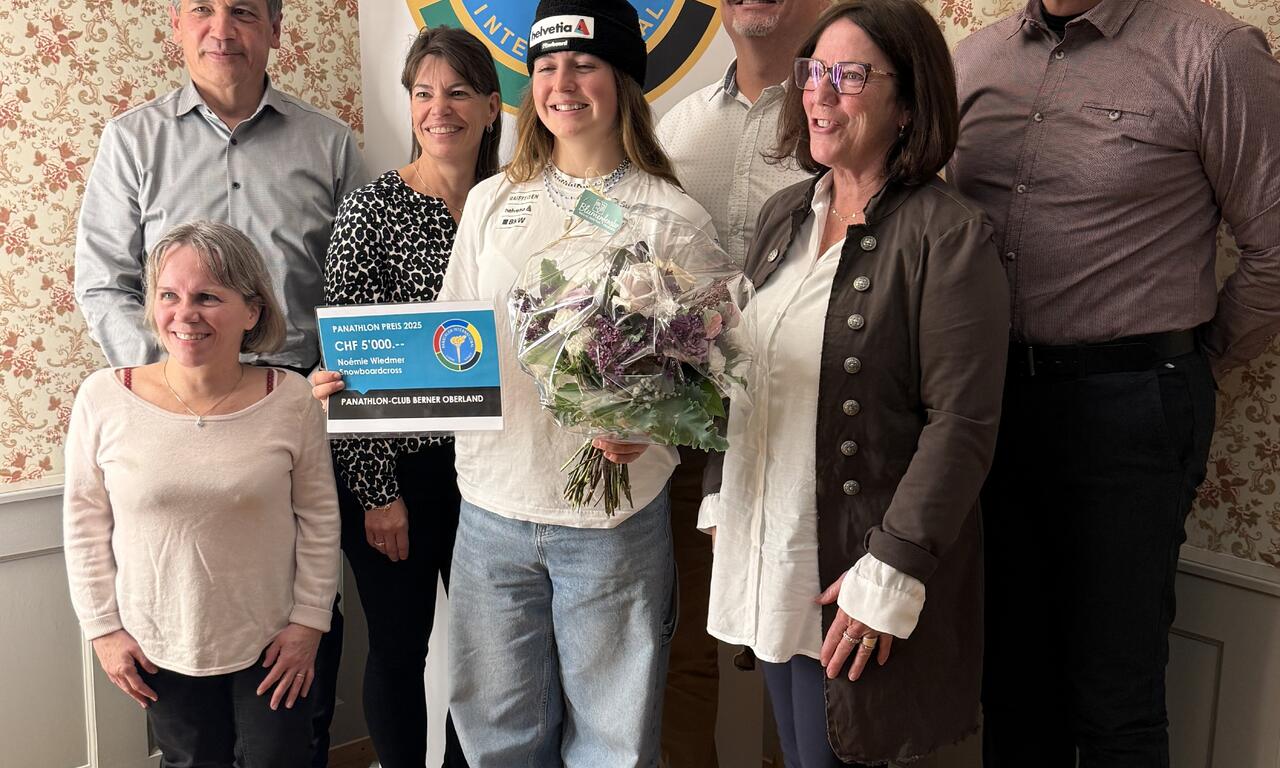 Noémie mit Familie verstärkt.jpeg